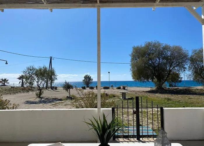 Zen Seaside Apartment
